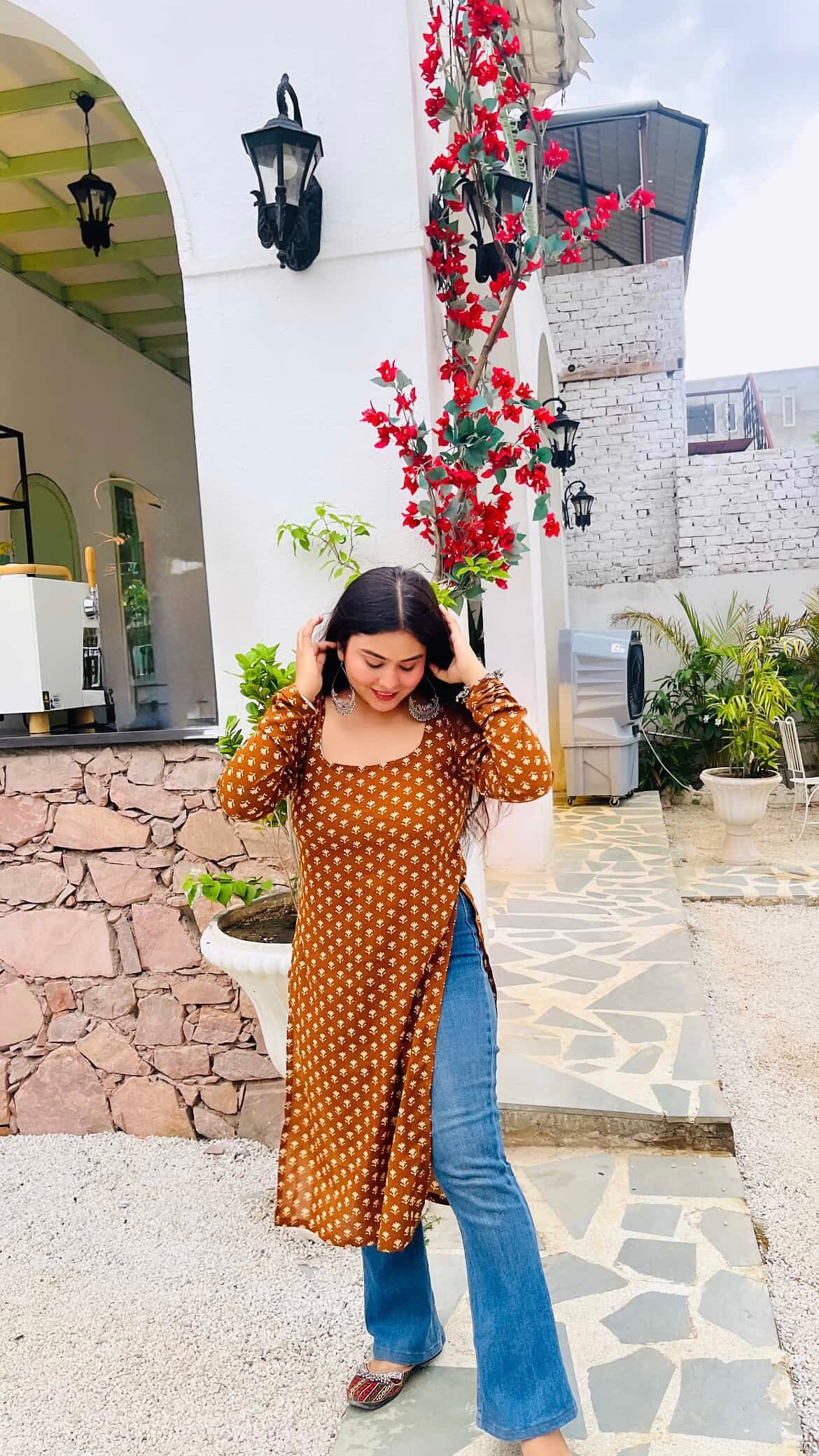 brown butti full sleeves kurta