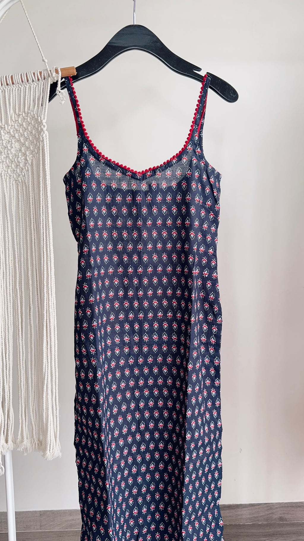 black gamthi long kurti